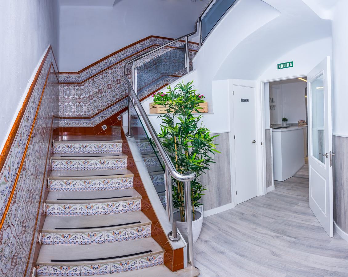Hostal Guillot Torremolinos Exterior photo